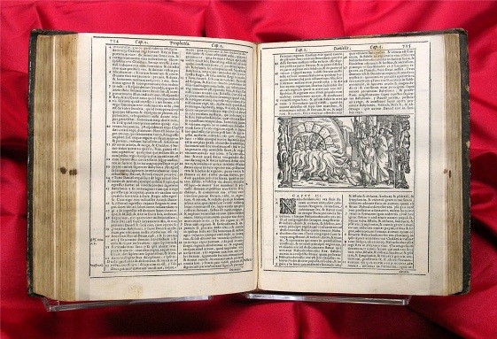 Bản Kinh Thánh trọn bộ bằng tiếng Latin (Vulgate) ra đời